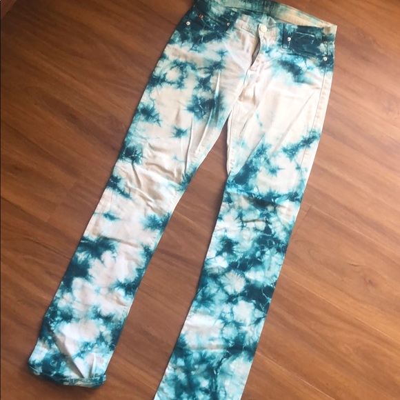 Hudson’s - Picture 3 of 4